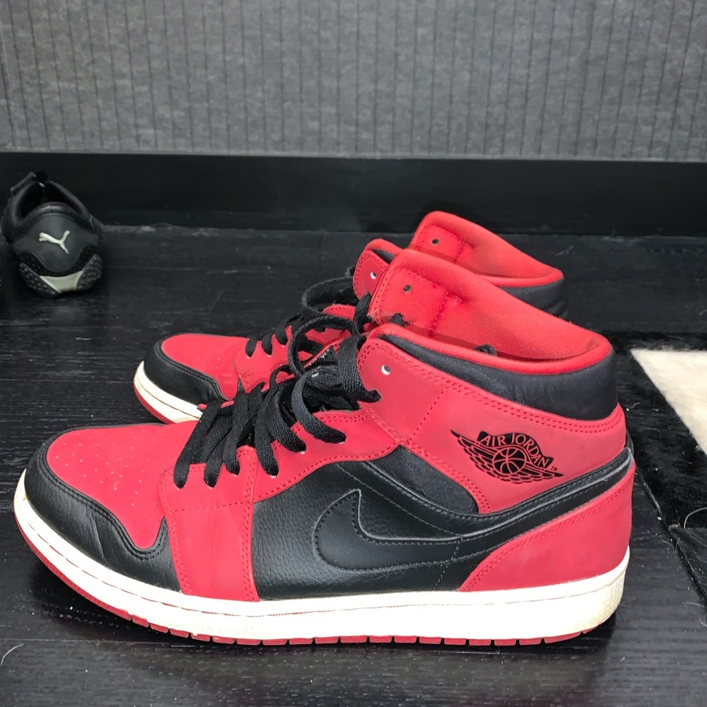 Men’s air Jordan high top sneakers 11.5